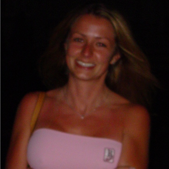 Meet your Posher, Carole - Picture 2 of 3